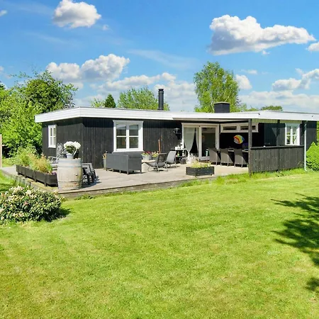 6 Person Holiday In